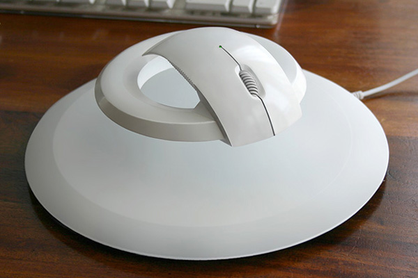 The Bat - flying computer mouse